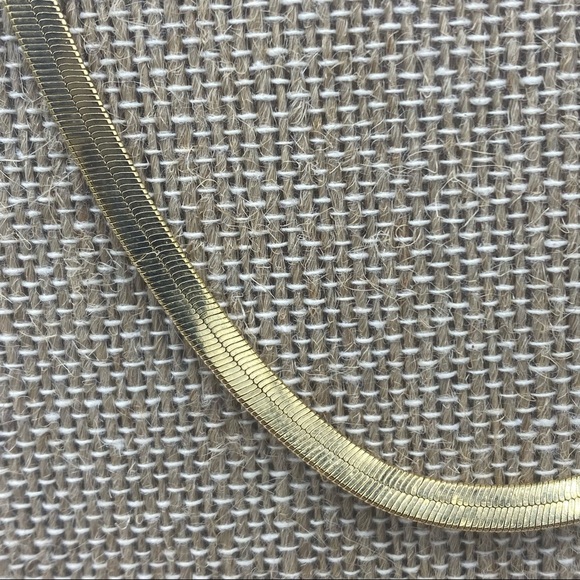 20" Gold Toned Herringbone Necklace || Box Included - Picture 5 of 8